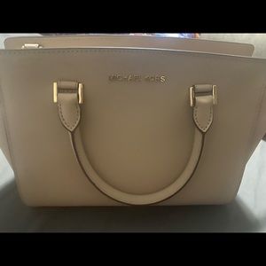 Micheal Kors Purse